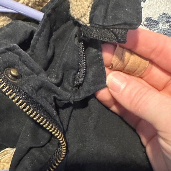 Black Hooded Vest with Sherpa Lining - Picture 6 of 8